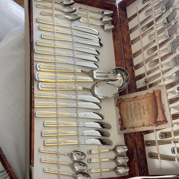 Inoxpran  18/10 Stainless Steel 24k Gold Plated Cutlery set 75 Piece in case - Picture 4 of 9